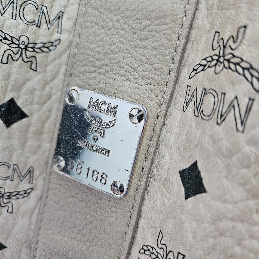 MCM Reversible Liz Shopper - Picture 2 of 11